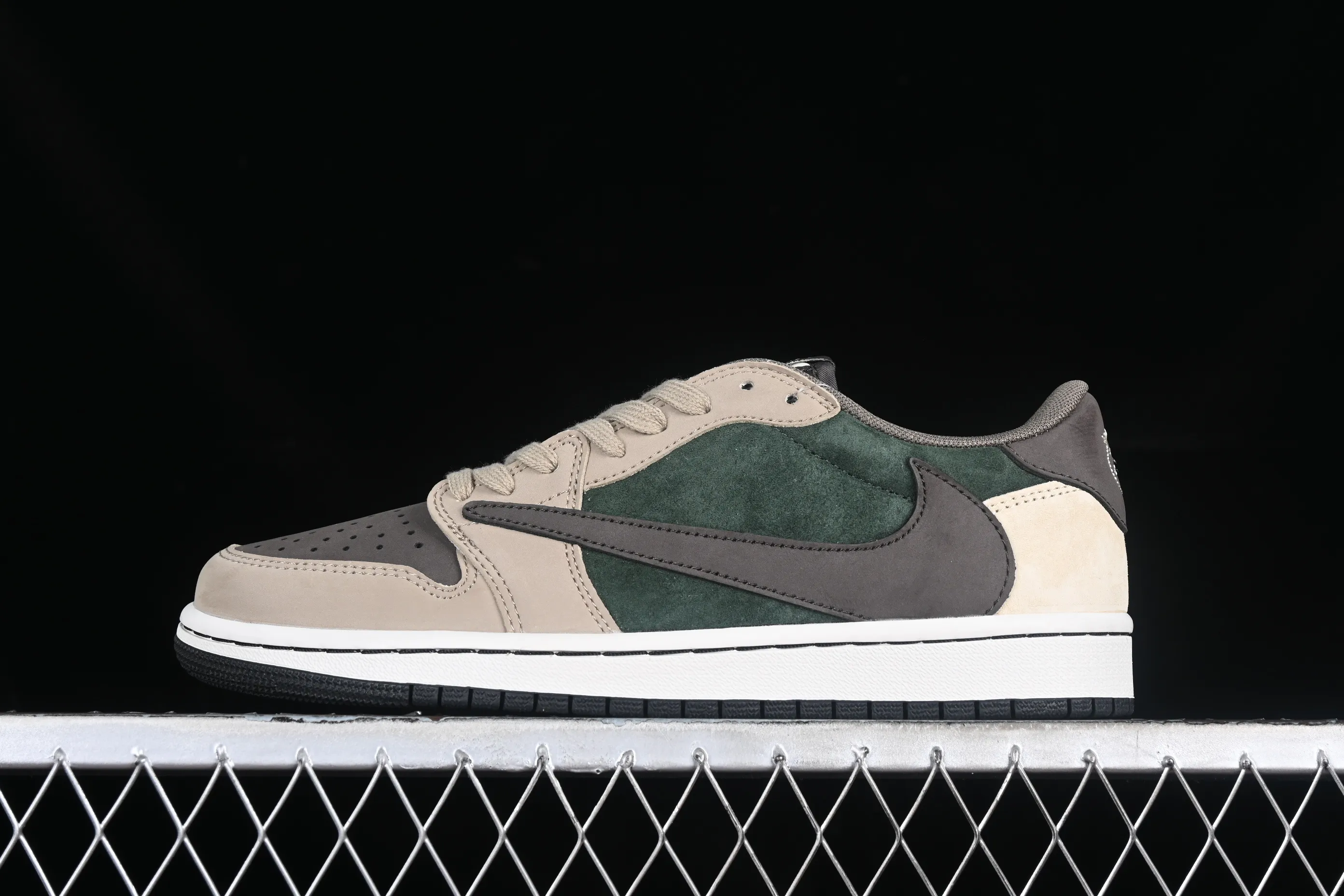 All Categories Air Jordan Jordan Series Basketball Shoes Air Jordan 1 Low Travis Scott x Air Jordan 1 Low OG AJ1 Joe 1 Reversed Overhook Joint Style Casual Sports Basketball Shoes DM7866-817